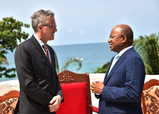 RAIS WA ZANZIBAR AZUNGUMZA NA BALOZI WA UINGEREZA, UJUMBE WA KAMPUNI YA NUTRI-SAN