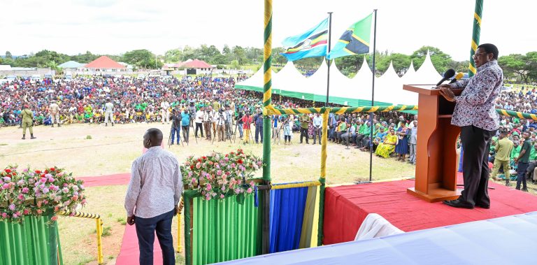 WAZIRI MKUU AZUNGUMZA NA WAKAZI WA MUGUMU, SERENGETI