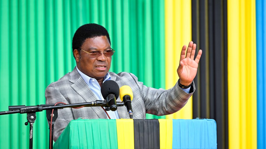 DKT. SAMIA ANALETA FEDHA ZA MAENDELEO KATIKA SEKTA ZOTE – MAJALIWA