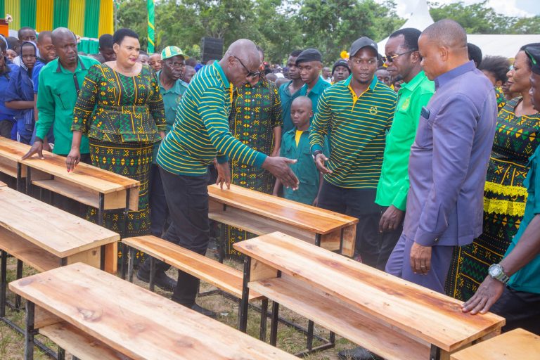 MAADHIMISHO MIAKA 47 YA CCM//MBUNGE CHEREHANI ATOA MADAWATI 975 YA MIL 63.3