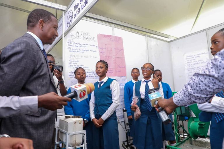 SERIKALI KUENDELEA KUTOA KIPAUMBELE KWA WANAOSOMA MASOMO YA SAYANSI