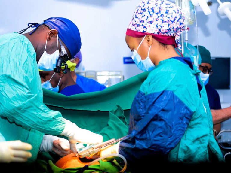 BMH YAFANYA UPASUAJI KUWEKA MLANGO WA BANDIA KWENYE MOYO