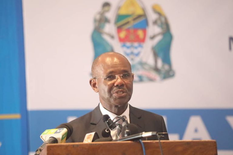 MBARAWA WATAKA WANANCHI KUCHANGAMKIA FURSA YA MRADI WA UJENZI WA MATENKI YA KUHIFADHIA MAFUTA