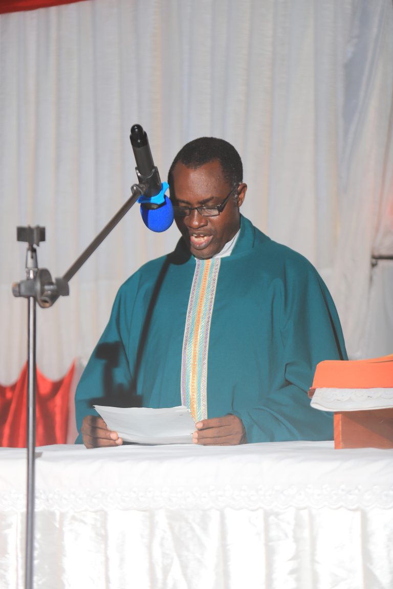 JAMII ISIKWEPE WAJIBU KUWAHUDUMIA WENYE ULEMAVU: MAKAMU WA ASAKOFU