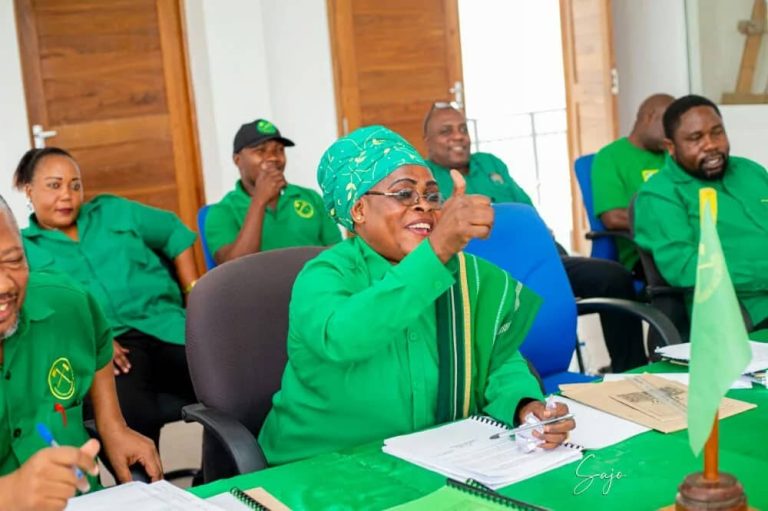 MWENYEKITI WA CCM KIBAHA MJI ATEMA CHECHE MAADHIMISHO YA MIAKA 47 YA CCM AMPA TANO RAIS SAMIA