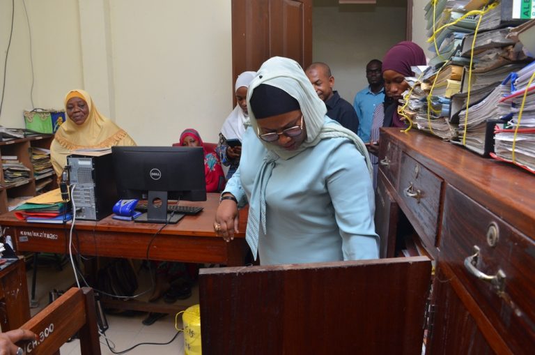 TABIA AIBUKA KATIKA TAASISI ZAKE KUANGALIA UTENDAJI KAZI