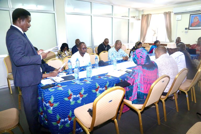 WAZIRI JAFO AWASILISHA TAARIFA YA MIRADI KWENYE KAMATI YA BUNGE