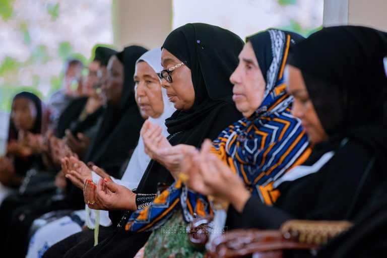 RAIS SAMIA ASHIRIKI KATIKA MAZISHI YA RAIS MSTAAFU MZEE ALI HASSAN MWINYI MANGAPWANI ZANZIBAR