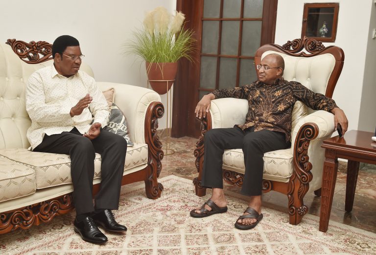 WAZIRI MKUU MHE.MAJALIWA AHANI MSIBA WA RAIS MSTAAFU WA TANZANIA HAYATI ALHAJJ ALI HASSAN MWINYI MIGOMBANI