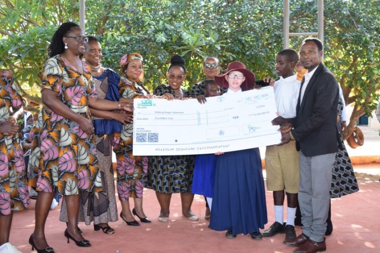 WANAWAKE EWURA WATOA HUNDI YA MIL.5/- KWA SHULE YA BUIGIRI