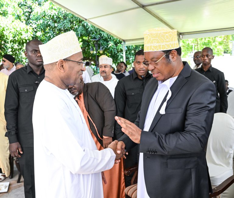 MAJALIWA AHANI MSIBA WA HAYATI ALI HASSAN MWINYI