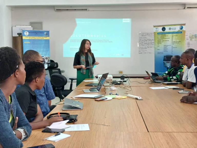 DIT COMPANY,KAMPUNI YA SOLUTIONS PLUS YAENDESHA MAFUNZO YA MATUMIZI YA NISHATI YA UMEME