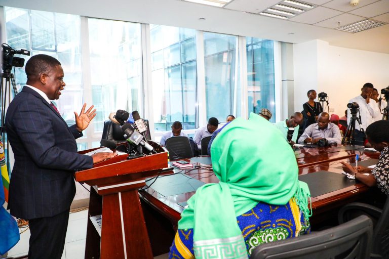 RAIS SAMIA KUWAONGOZA WATANZANIA KWENYE IBADA MAALUM YA KUMBUKIZI YA MIAKA 40 YA HAYATI EDWARD SOKOINE