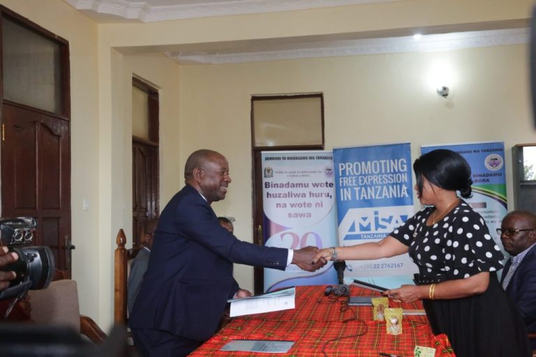 MISA TAN, TUME YA HAKI ZA BINADAMU NA UTAWALA BORA WASAINI MKATABA WA USHIRIKIANO
