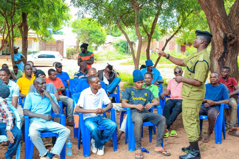 DCEA KANDA YA KASKAZINI YATOA ELIMU YA MADHARA YA DAWA ZA KULEVYA MPAKANI  WA OSBP HOLILI, SEKONDARI HOLILI NAO WAFIKIWA