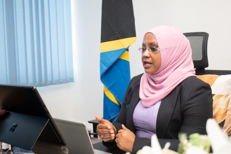 WAZIRI KIJAJI:WATANZAMIA TUMIENI FURSA KUPELEKA BIDHAA UINGEREZA