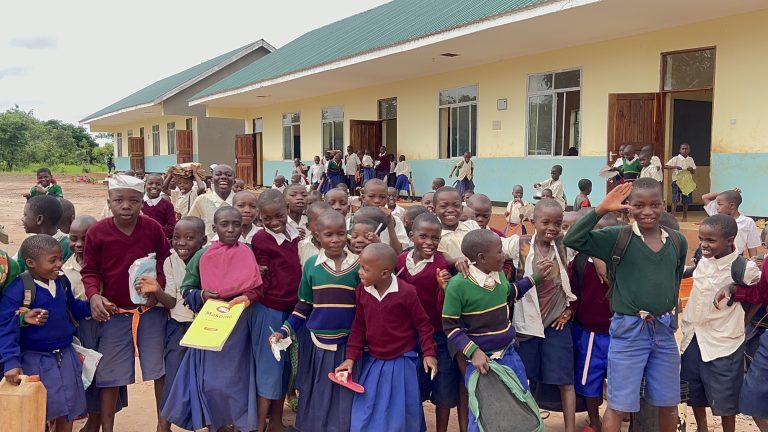 RAIS SAMIA ATOA BILIONI 7.2 KUJENGA SHULE MPYA ZA MSINGI 12 RUVUMA