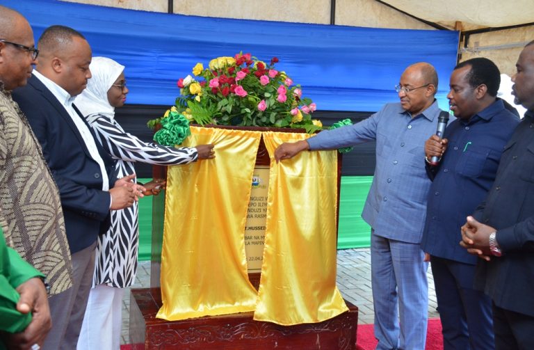 DK. MWINYI AFUNGUA SKULI YA SEKONDARI “HASSAN KHAMIS HAFIDH” MUNDULI MAGHARIBI A