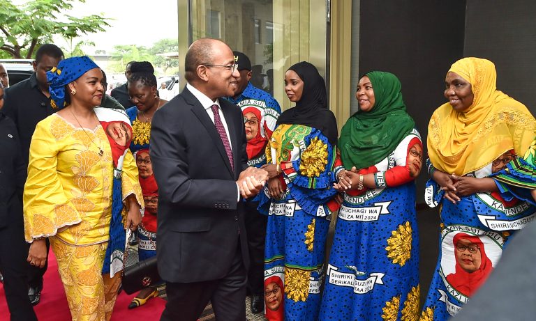 RAIS WA ZANZIBAR DKT. MWINYI AMEFUNGUA KINGAMANO LA KITAIFA VLA WANAWAKE KUADHIMISHA MIA 60 YA MUUNGANO