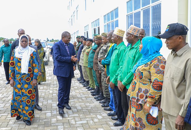MAKAMU WA RAIS AFUNGUA SKULI YA MAZIWANG’OMBE – PEMBA.