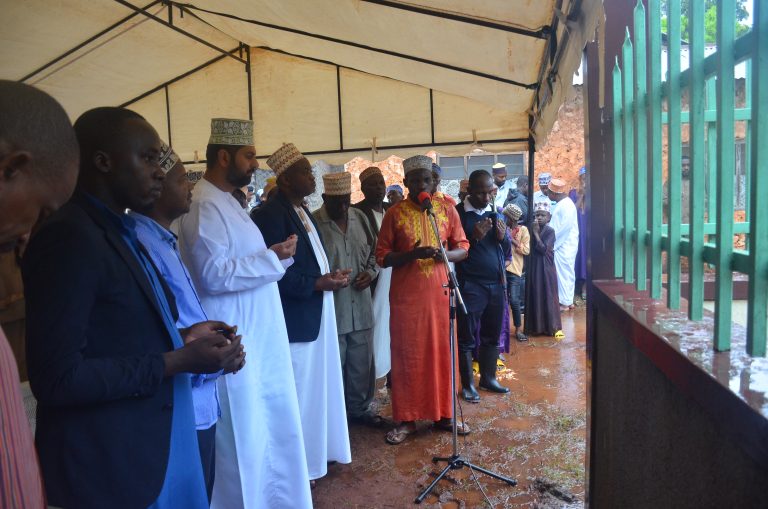 DUA YA KUMUOMBEA ALIEKUA RAIS WA ZANZIBAR AWAMU YA NNE SHEKH IDRIS ABDUL WAKIL YAFANYIKA ZANZIBAR.