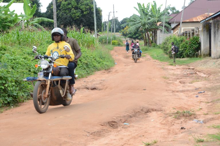 WANANCHI MSAMALA WAIOMBA SERIKALI KUFANYA MATENGENEZO YA BARABARA ZA MITAA