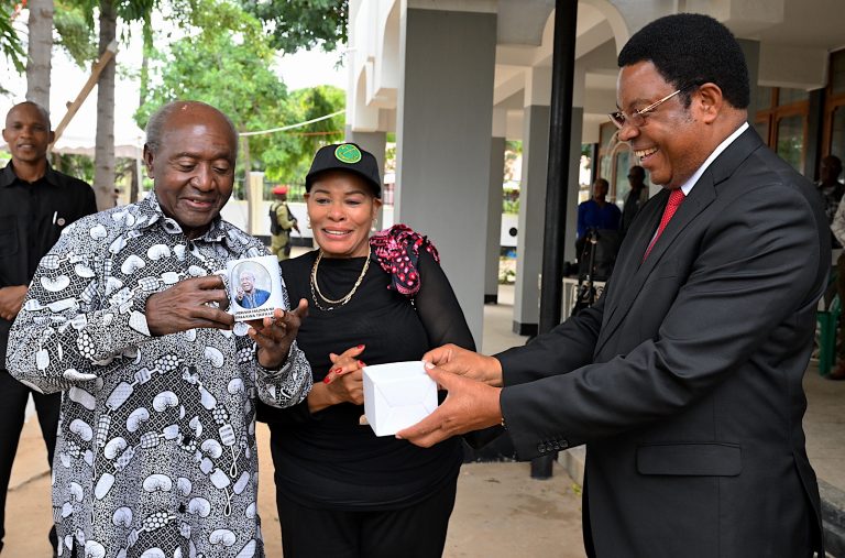 WAZIRI MKUU AMTAKIA HERI YA KUMBUKUMBU YA SIKU YA KUZALIWA MZEE MALECELA