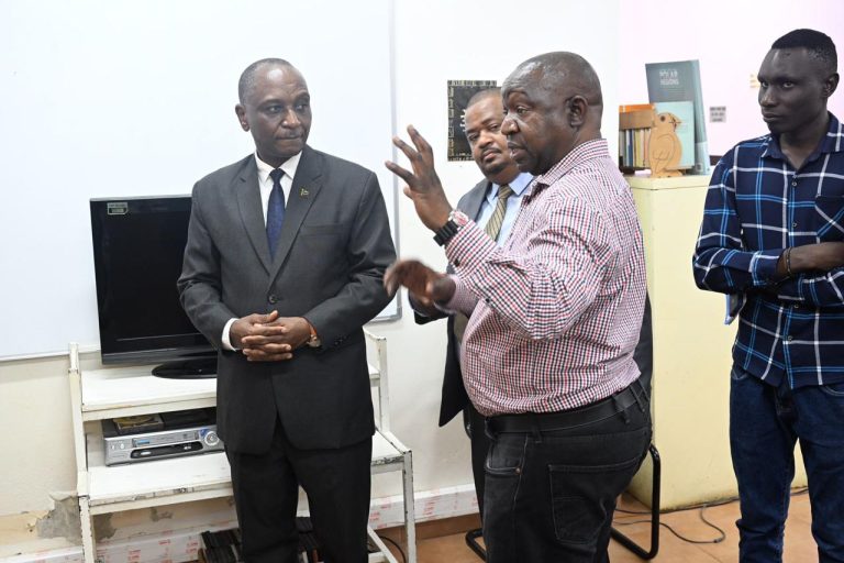 BALOZI KASIKE ATEMBELEWA NA BALOZI WA JAMHURI YA RWANDA