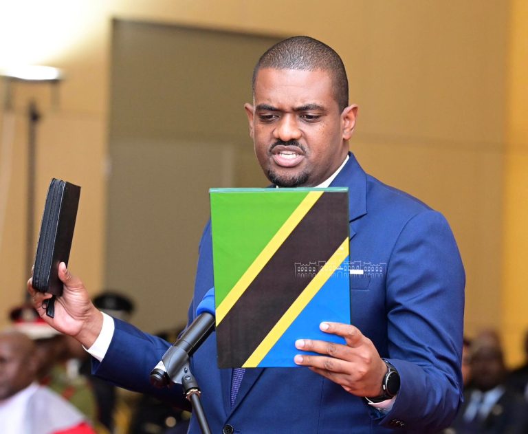 RAIS DKT. SAMIA AWAAPISHA VIONGOZI MBALIMBALI IKULU JIJINI DAR ES SALAAM