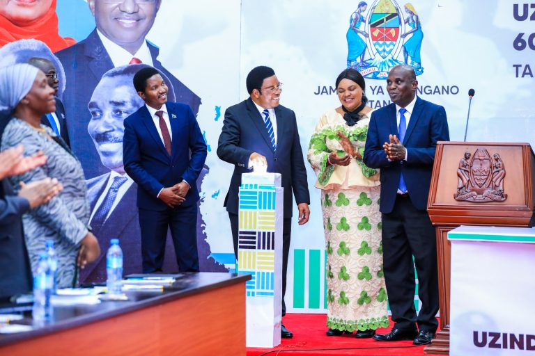WAZIRI MKUU AZINDUA NEMBO NA KAULI MBIU YA MIAKA 60 YA MUUNGANO