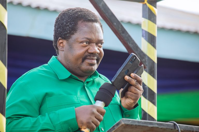 WAZIRI AWESO AMUHAKIKISHIA KATIBU MKUU DKT. NCHIMBI KUPELEKA MILIONI 400 WILAYANI NKASI KUKAMILISHA MRADI WA MAJI