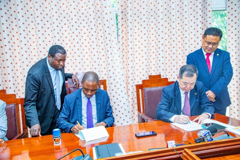 NELSON MANDELA KUSHIRIKIANA NA CHUO CHA FUJIAN CHINA