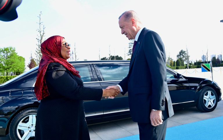RAIS DKT. SAMIA APOKELEWA NA RAIS WA UTURUKI MH. RECEP TAYYIP ERDOGAN KATIKA IKULU YA KULLIYE JIJINI ANKARA