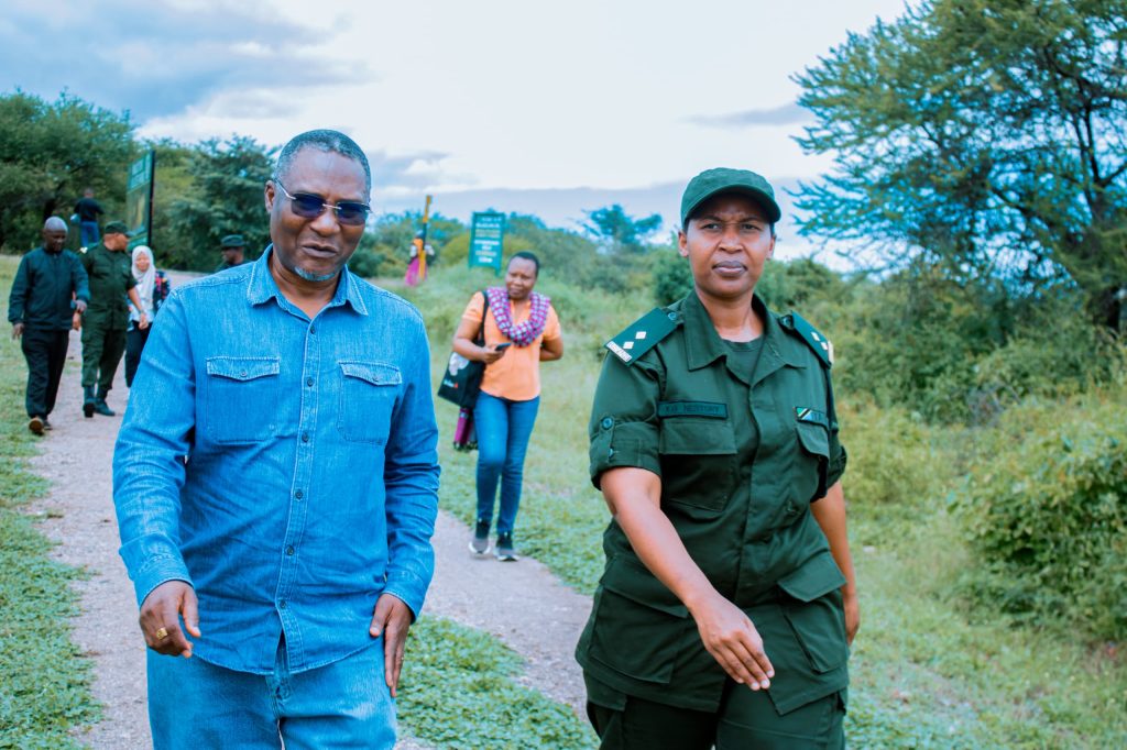 CHAMA CHA WAANDISHI WA HABARI ZA MAZINGIRA WATEMBELEA MAKUYUNI WILDLIFE PARK