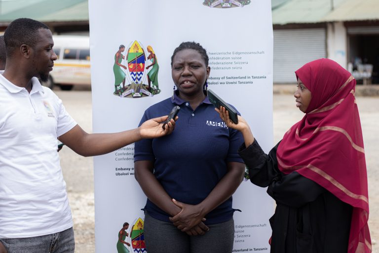 SHIRIKA AMEND,JESHI LA POLISI TANGA WAENDELEA KUTOA ELIMU YA USALAMA BARABARANI
