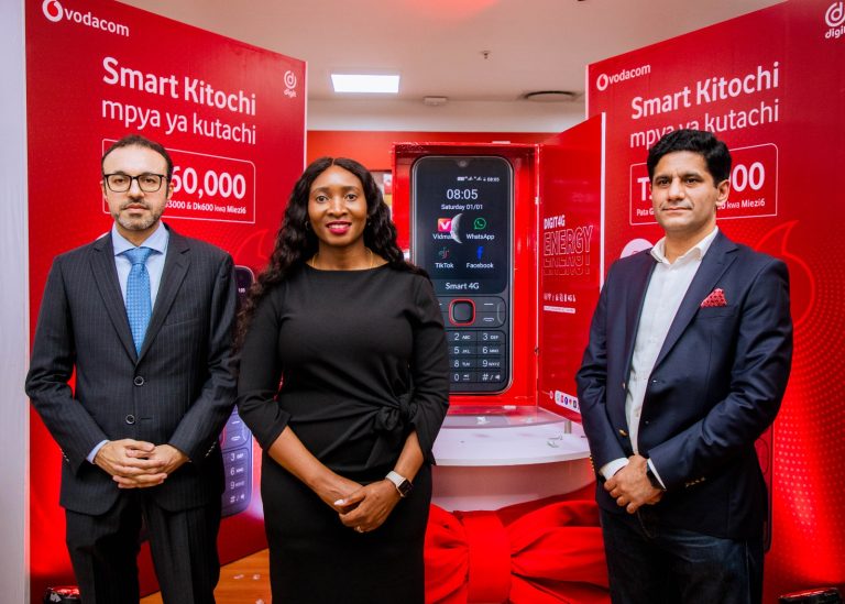  VODACOM YAZINDUA SIMU JANJA MAALUMU ITAKAYOSAIDIA WENYE  ULEMAVU