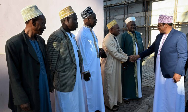 WAZIRI MKUU ASHIRIKI SALA YA EID ELFITRI DODOMA