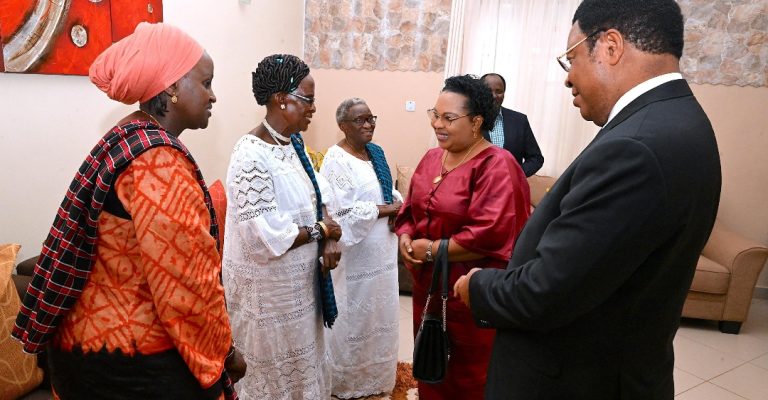 WAZIRI MKUU MONDULI JUU KWA SOKOINE