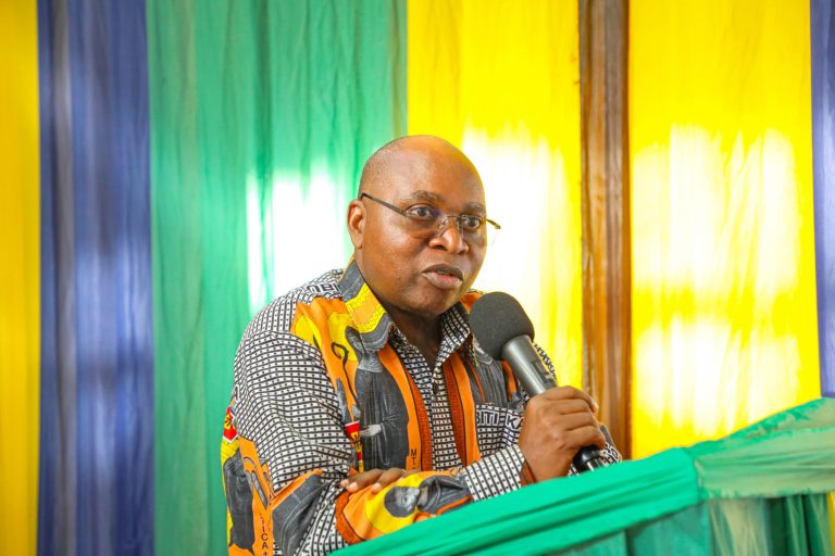 WASHEREHESHAJI WATAKIWA KUTUMIA KISWAHILI FASAHA