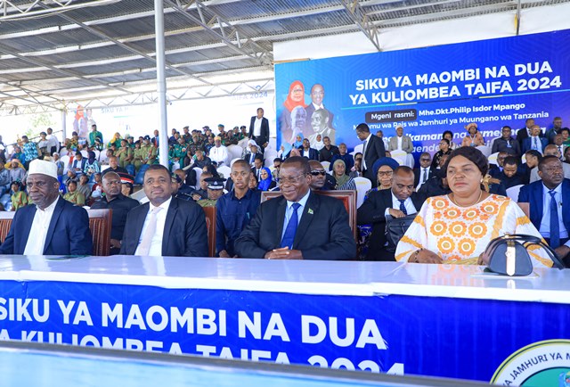 MAKAMU WA RAIS ASHIRIKI MAOMBI NA DUA KWA TAIFA.