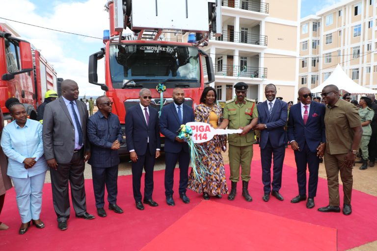 MAPINDUZI MAKUBWA JESHI LA ZIMAMOTO NA UOKOAJI YAKABIDHIWA MAGARI 12 YA UOKOZI NA NYUMBA SITA ZA GHOROFA KWA AJILI YA MAKAZI YA ASKARI