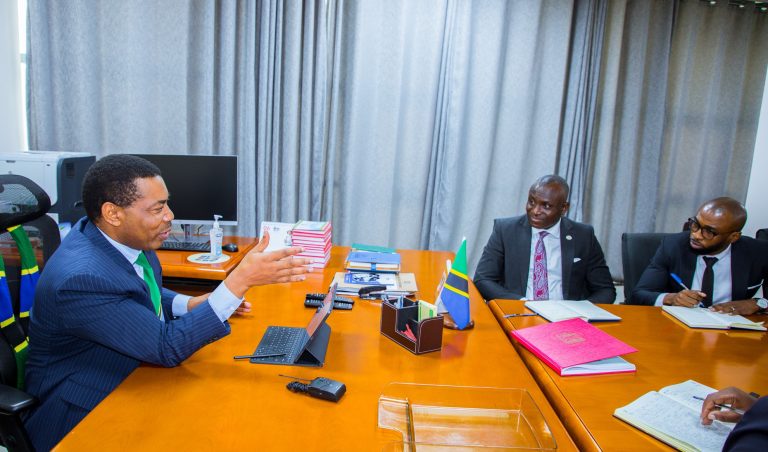 DKT. NCHEMBA AFANYA MAZUNGUMZO NA MKURUGENZI WA ECOBANK