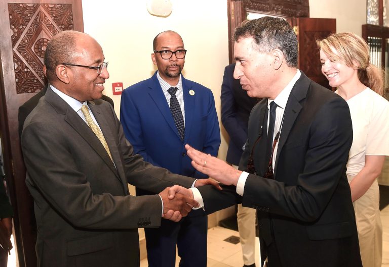 RAIS WA ZANZIBAR MHJE.DK.HUSSEIN MWINYI AMEFUNGUA MKUTANO WA MAJADILIANO YA FURSA ZA UWEKEZAJI KWA WAFANYABIASHARA YA UFARANSA KUWEKEZA ZANZIBAR