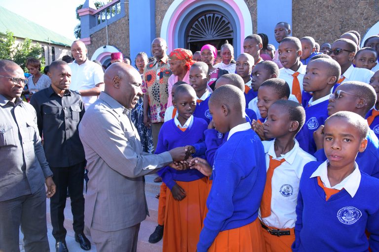 IGP WAMBURA AWATAKA WANAFUNZI KUISHI KATIKA MAADILI YA KUMTUMIKIA MWENYEZI MUNGU