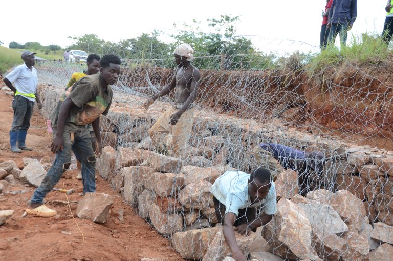 TANROADS RUVUMA YAPOKEWA SHILINGI BILIONI 2.5  KUFANYA MATENGENEZO YA BARABARA ZILIZOHARIBIKA NA MVUA