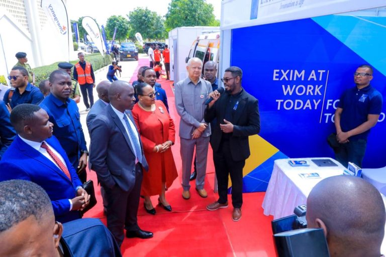 EXIM BANK , CHAMA CHA MSALABA MWEKUNDI TANZANIA WAPANDA MITI NA KUCHANGIA DAMU