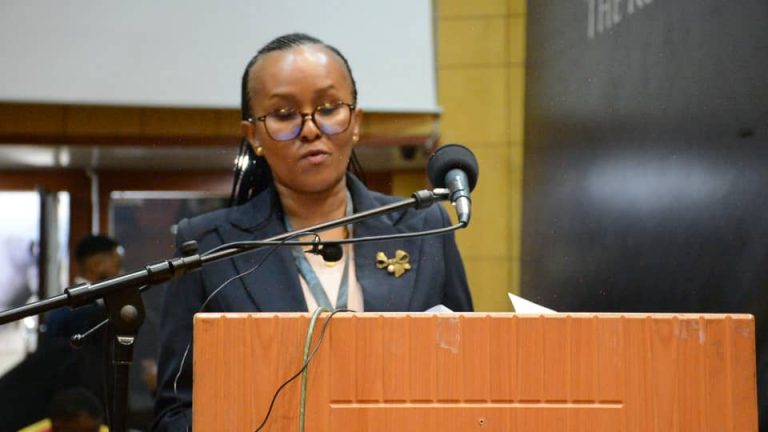 SIMBACHAWENE ATOA NENO KWA WAKUU WA IDARA WANAOSIMAMIA UTAWALA NA RASILIMALI WATU .