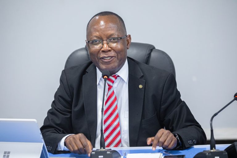 WIZARA YA FEDHA HAIOMBI FEDHA KWA WASTAAFU ILI WALIPWE MAFAO YAO