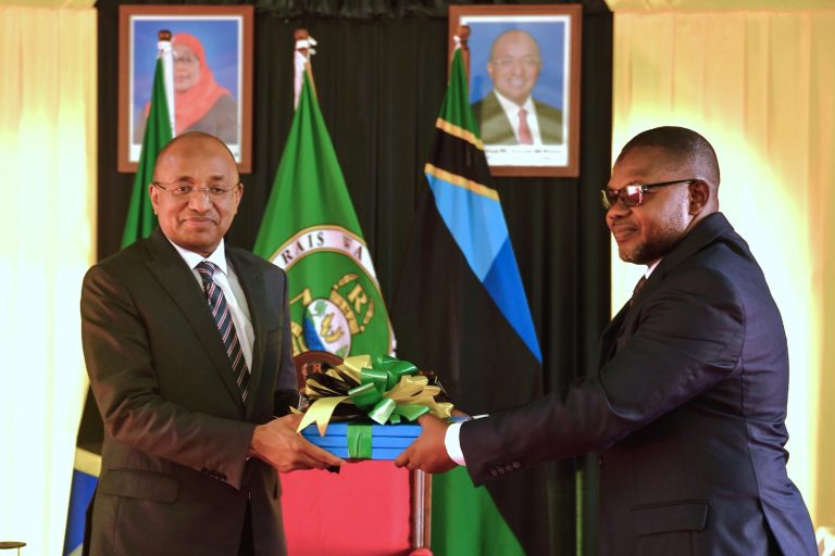 SERIKALI KUUNDA KAMATI MAALUM KUSHUGHULIKIA HOJA ZA CAG KILA MWAKA -DK.MWINYI