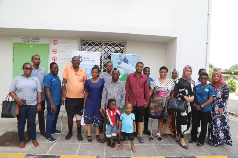LALJI FOUNDATION YATOA MSAADA WA VIUNGO BANDIA KUSAIDIA WAGONJWA HOSPITALI CCBRT